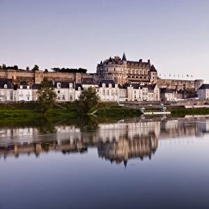 Looking down the River Loire towards the town and chateau of Amboise, UNESCO World Heritage Site, Amboise, Indre-et-Loire, Loire Valley, Centre, France, Europe