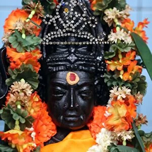 Madurai Veeran, a Tamil folk deity popular in southern Tamil Nadu, Mariamman Hindu Temple