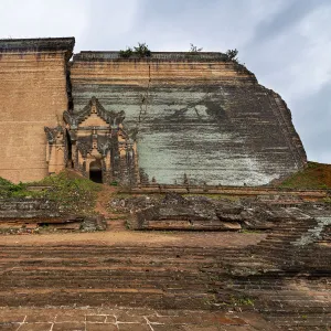 Mingun Pahtodawgyi, Mandalay, Myanmar (Burma), Asia