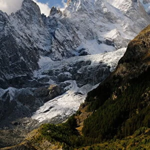 Monte Bianco (Mont Blanc) seen from Vallee d Aosta, Suedtirol, Italy, Europe