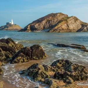 Farol de Murmullos en Bahía del Cuereno en el País de Gales. Reino Unido. Europa Farol de Murmullos en Bahía del Cuereno en el País de Gales. Reino Unido. Europa