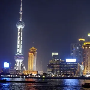 Vista notturna dal Bund a Shanghai in Cina in Asia Vista notturna dal Bund a Shanghai in Cina in Asia