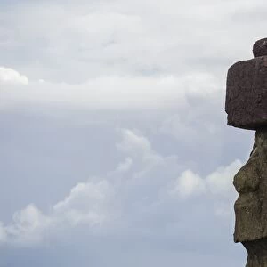 Preserved original moai in the Tahai Archaeological Zone, Rapa Nui National Park, UNESCO World Heritage Site, Easter Island (Isla de Pascua), Chile, South America