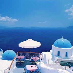 Restaurant by ocean, Oia, Santorini, Cyclades, Greek Islands, Greece, Europe
