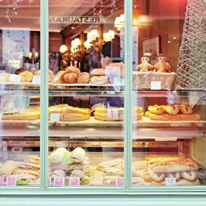 Shop window with sandwiches and Quiche Lorraine at the Place du Tertre, Montmartre, Paris, Ile de France, France, Europe
