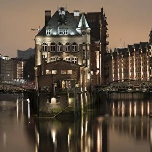Heritage Sites Tote Bag Collection: Speicherstadt and Kontorhaus District with Chilehaus