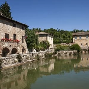 Thermal spring in the village of Bagno Vignoni, now unfit for bathing, Val d Orcia, Tuscany, Italy, Europe