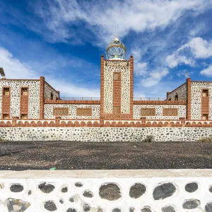 Front view of towers and lantern dome of Entallada lighthouse, Tuineje, Las Palmas