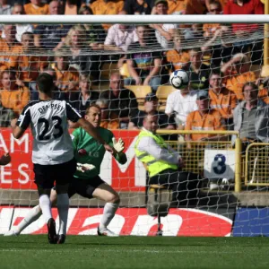 Wolverhampton Wanderers David Edwards Scores the Decisive Goal Against Fulham in Premier League Soccer (2-0)