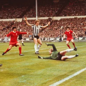 Kevin Keegan scores for Liverpool - 1974 FA Cup Final