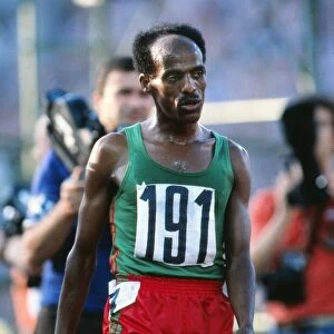 Miruts Yifter completes the 5000m / 10, 000m double at the 1980 Moscow Olympics