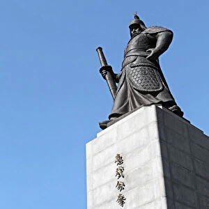 Admiral Yi Sun Sin Statue, Gwanghwamun Plaza, Gwanghwamun, Seoul, South Korea