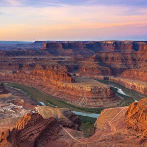 Bend of Colorado river at sunrise at Dead Horse Point, Dead Horse Point State Park, Utah