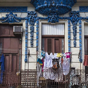 Cuba, Havana, Habana Vieja - Old Havana, Washing hanging on balcony of house