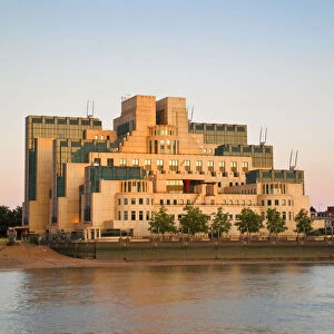 England, London, Vauxhall, MI6 (Secret Intelligence Service) Building on the banks