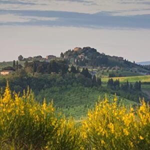 Hilltop village nr Asciano, Tuscany, Italy