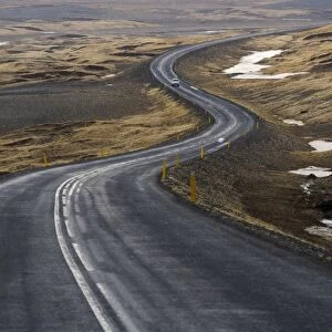 Iceland. Bending road