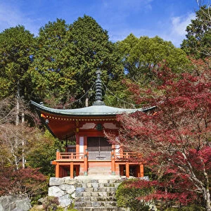Japan, Kyoto, Daigoji Temple, Bentendo Hall and bridge