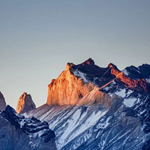 Mount Almirante Nieto at sunset, Torres del Paine National Park, Patagonia, Chile