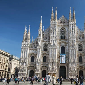 Piazza del Duomo square with the gothic cathedral, Milan, Lombardy, Italy
