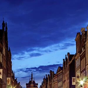Poland, Pomeranian Voivodeship, Gdansk, Old Town, Long Street at twilight