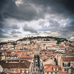 Portugal, Lisbon, rooftop view of Baixa District with Sao Jorge Castle and Alfama