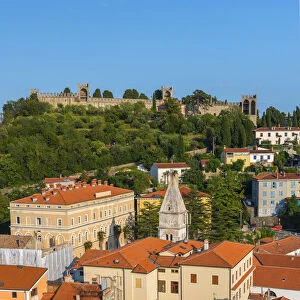 Slovenia, Primorska, Piran, Old Town with Old Town Walls above