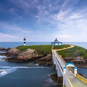 Spain, Galicia, Cantabrian coast, Ribadeo, Illa Plancha lighthouse
