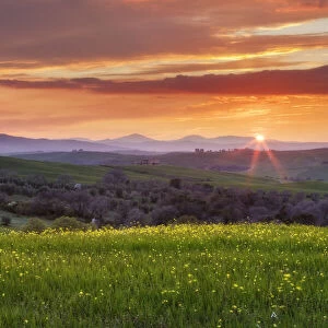 Sunset over Val D Orcia, near San Quirico d Orcia, Siena, Tuscany, Italy