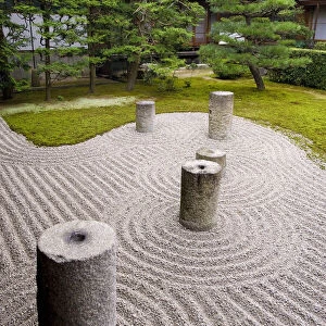 Traditional Zen Raked Gravel Garden, Hojo Hasso (Zen) Eastern Garden