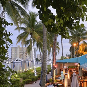 USA, Florida, Palm Beach County, Del Rey Beach, restaurant along intercoastal waterway