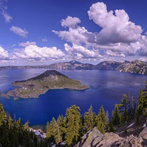 USA, Pacific Northwest, Cascade Mountains, Oregon, Crater Lake, National Park