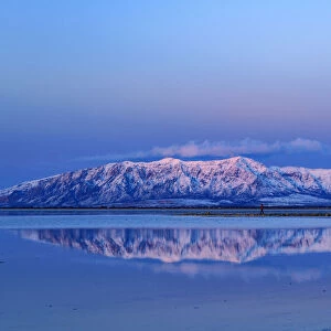 USA, Utah, Great Salt Lake, Antelope Island state Park, winter reflection