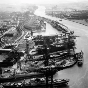 Strathclyde Canvas Print Collection: Clydebank