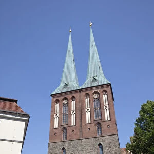 Germany, Berlin, Mitte, Nikolaikirche wifth twin spires