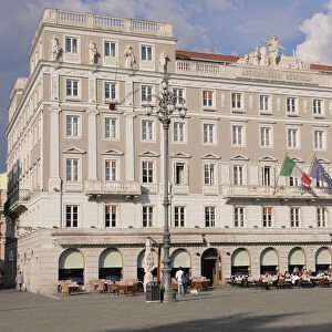 Italy, Friuli Venezia Giulia, Trieste, Piazza dell Unita D Italia, Palazzo Stratti