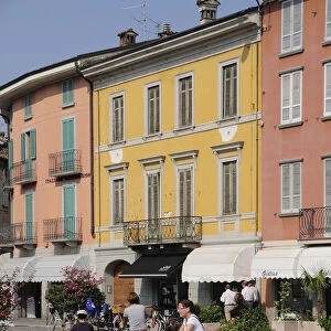 Italy, Lombardy, Crema, street scene