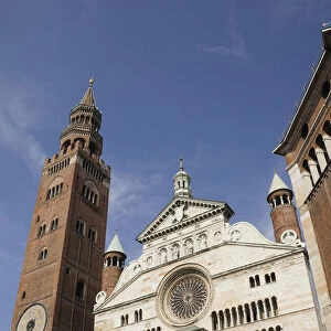 Italy, Lombardy, Cremona, Duomo with belltower, Torrazzo