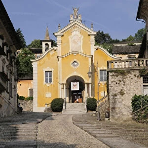 Italy, Lombardy, Lake Orta, path towards church of Santa Maria Assunta, San Giulio d Orta