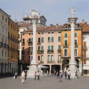 Italy, Veneto, Vicenza, Piazza dei Signori with columns of St Mark & Christ