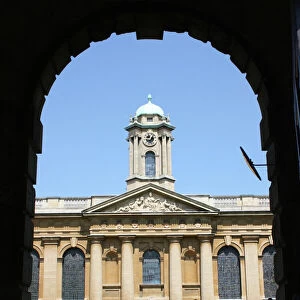 The Queens College seen through entrance arch and gateway