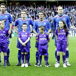 Rangers vs Fiorentina: Ibrox Mascots Battle in Scoreless UEFA Cup Semi-Final