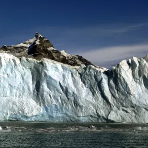 VIEW OF THE PERITO MORENO GLACIER IN ARGENTINO LAKE