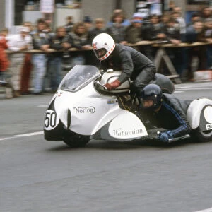 Alan Pearson & Alan Latham (Norton) 1982 Classic Lap