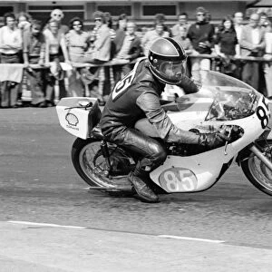 Dave Oliver (Yamaha) 1975 Junior Manx Grand Prix