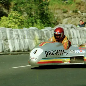 Dennis Bingham & Julia Bingham (Padgett Yamaha) 1984 Sidecar TT