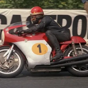 Giacomo Agostini Print: 1970 Senior TT Winner Giacomo Agostini Print: 1970 Senior TT Winner