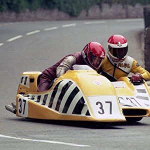 Goronwy Davies & Elfred Davies (Yamaha) 1988 Sidecar TT