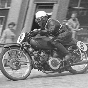 Bill Maddrick (Guzzi) 1954 Lightweight TT