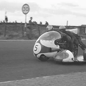 Nigel Mead & Dave Reynolds (Triumph) 1966 Southern 100